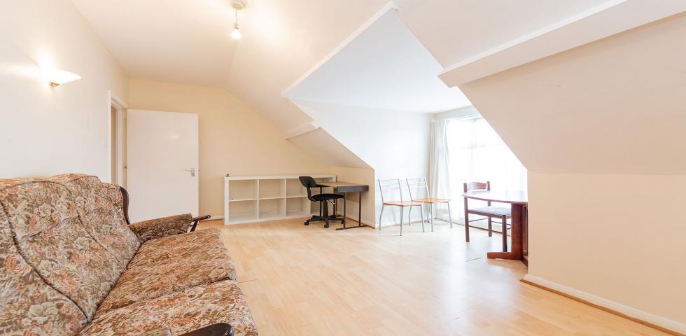 			1 Bedroom, 1 bath, 1 reception Flat			 Walm Lane, WILLESDEN GREEN